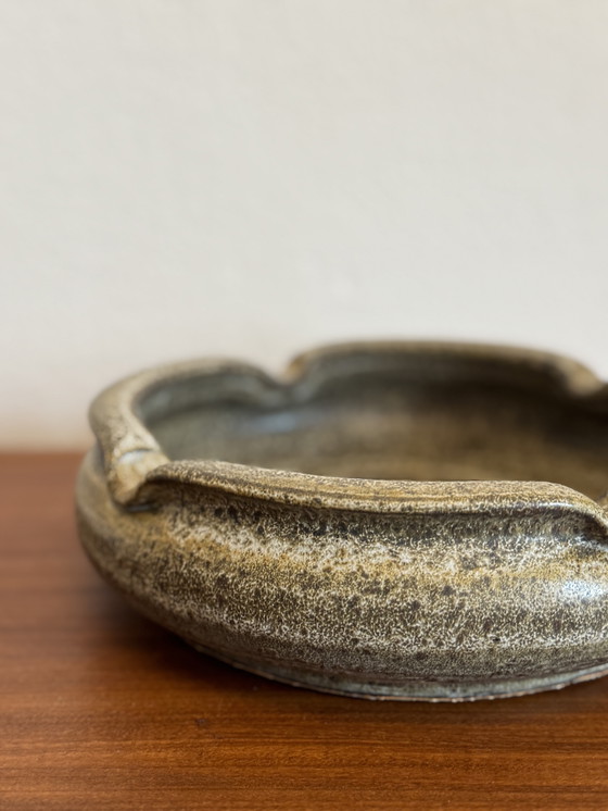 Image 1 of Vintage brutalist asbak / schaal keramiek jaren 70