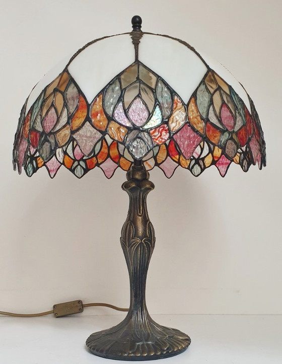 Image 1 of Large (52cm) Tiffany Stained Glass Table Lamp Peacock Feathers