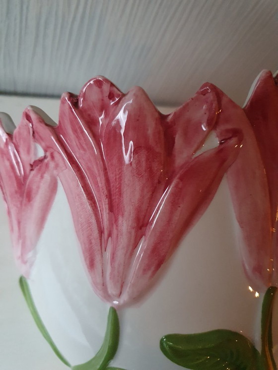 Image 1 of Set mit 2 Keramik-Blumentöpfen mit Tulpenverzierung