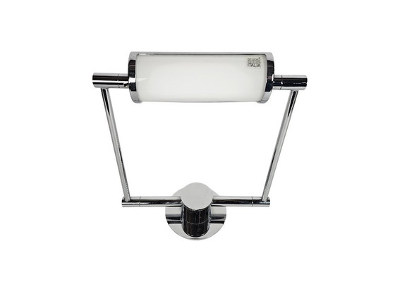 Image 1 of Stijlvolle wandlamp, kwaliteit en modern Italiaans design - Het armatuur kan aan de wand of aan het plafond worden bevestigd en 