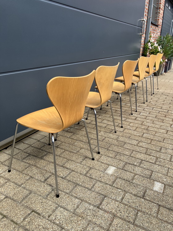 Image 1 of Fritz Hansen series 7 Butterfly chairs natural wood 1988