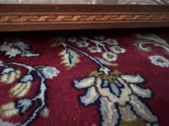 Image 1 of Lussuoso tavolino antico con piano in vetro e dettagli in ottone