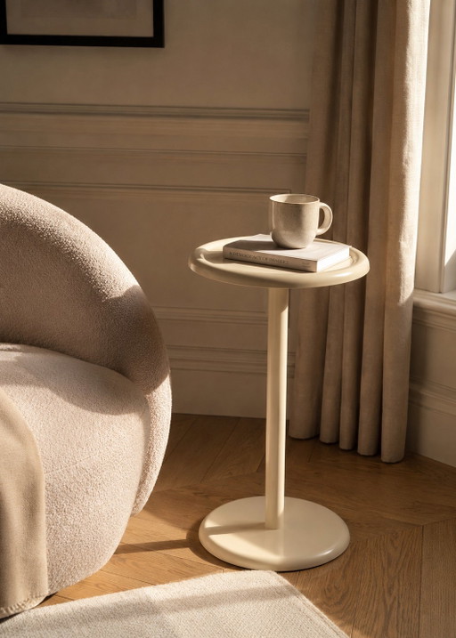 Round Light Beige Metal Side Table, Vintage Style – bijzettafels