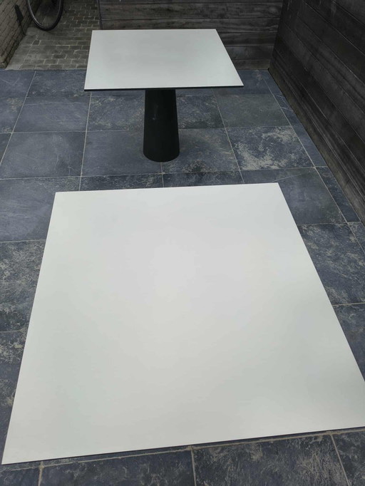 2 HERMOSAS MESAS CONTENEDORAS 90x90x72