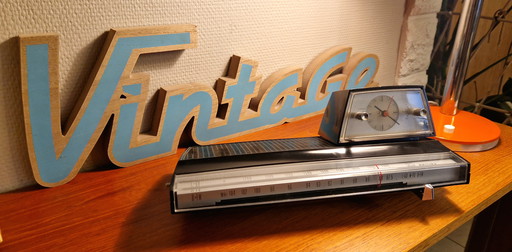 Philips vintage wekkerradio uit het ruimtetijdperk