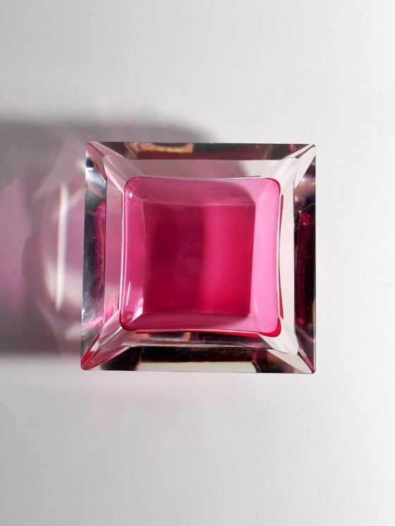 Image 1 of Posacenere vintage in cristallo di Murano, prisma, rosso mirtillo, Italia