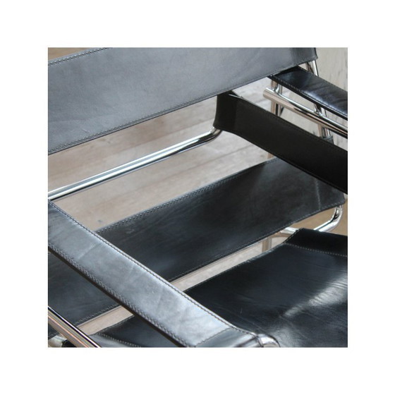 Image 1 of Chaise Wassily