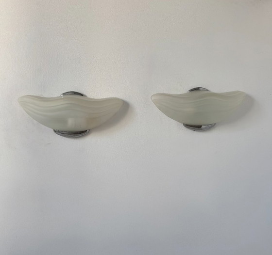 Image 1 of Paire d'appliques en chrome et verre sablé, Italie, 1970