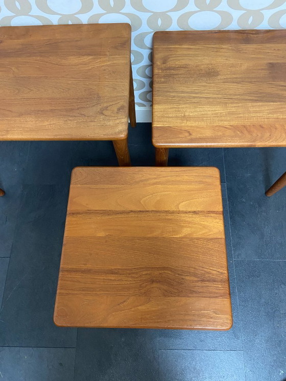 Image 1 of Vintage mimi-set/3 nesting tables van massief teakhout