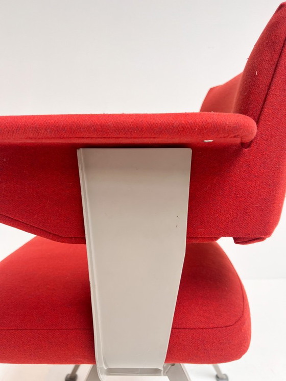 Dunkelroter Resort-Stuhl von Friso Kramer für Ahrend De Cirkel, 1970er Jahre – Sessel, Textile (photo 3 of 13)