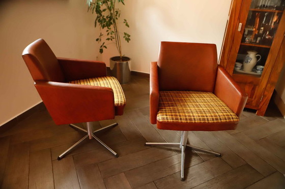 Image 1 of Set van 2 DDR Vintage Draaifauteuils (jaren 70)