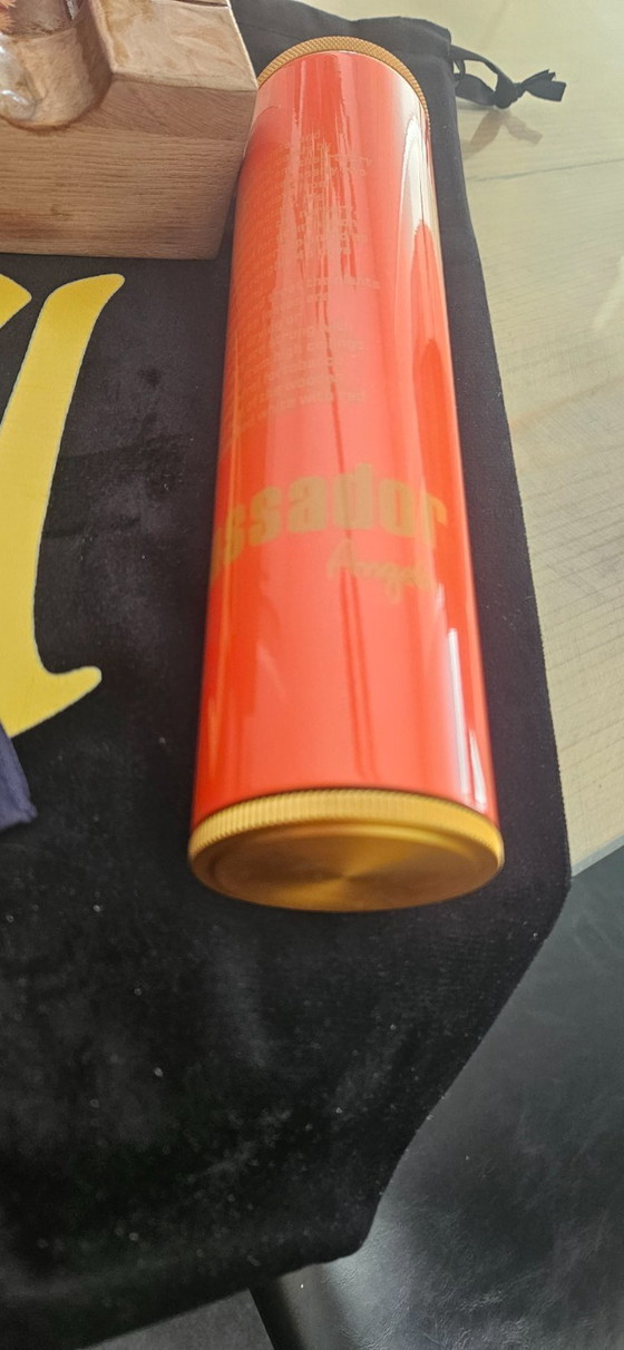 Image 1 of Handgefertigter Aschenbecher aus Eichenholz mit Epoxidharz – Individueller Zigarrenaschenbecher – Das perfekte Geschenk für die 