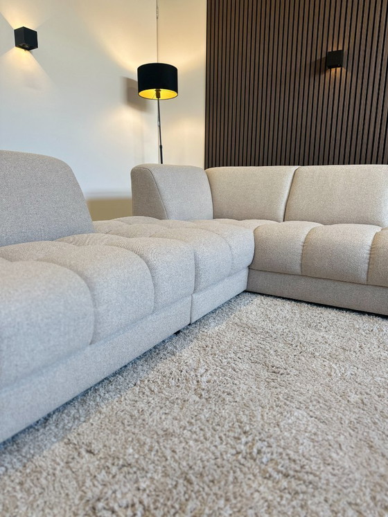 Image 1 of Beige sample sofa in mint condition, 273x216 cm