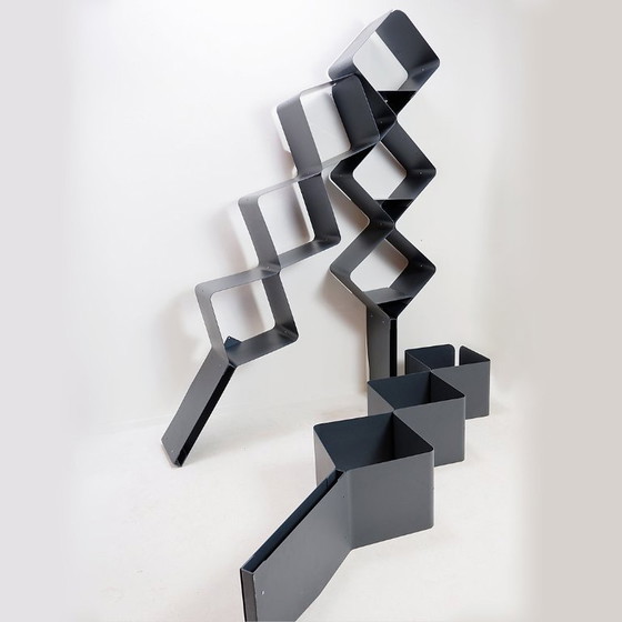 Image 1 of Wandregal aus Metall in Wabenform – ALBURY Design