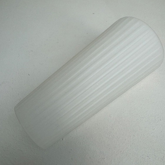 Image 1 of PAIRE D’APPLIQUES EN OPALINE ET LAITON VINTAGE