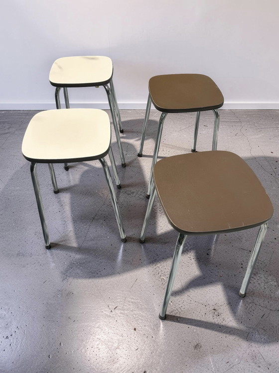 Set van 4 vintage Formica stapelkrukjes – Chroom & tweekleurig, 60s/70s – Metal, Plastic (photo 4 of 8)