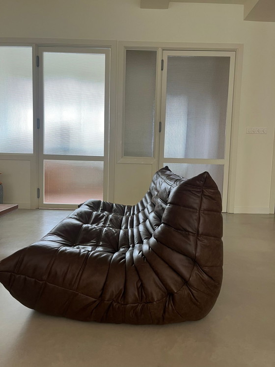 Original Ligne Roset Togo 3-Seater – Dark Brown Leather – 3-5 seaters (photo 3 of 4)