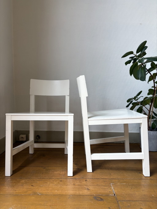 Lot 22 Atelier Van Lieshout Stoelen Rood & Wit – Moooi, eetkamerstoelen, Wood (photo 2 of 7)