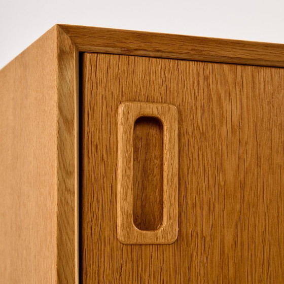 Image 1 of MK11146 Buffet en chêne Modèle 21 restauré par Gunni Omann pour Omann Jun Møbelfabrik