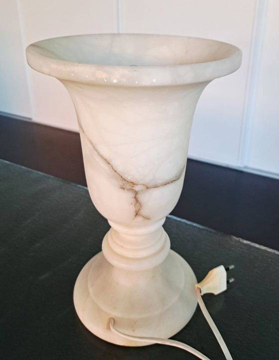 Image 1 of Lámpara de mesa de alabastro