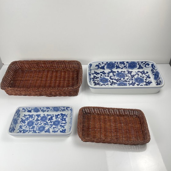 Image 1 of Set of 6 ceramic serving platters in white and blue floral pattern with woven wicker mount, 1970/80