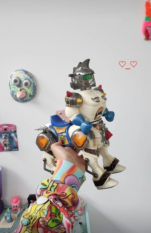 Decorazione vintage a forma di robot giocattolo