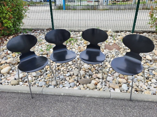 Ant chairs by Arne Jacobsen for Fritz Hansen, 1976 (lot 4)