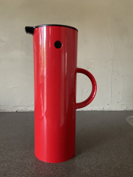 Stelton Thermoskanne rot