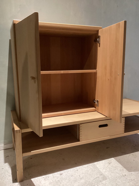 Image 1 of Beuken houten design kast en tafel , kast staat los en kan er ook af , of opschuiven andere zijde , Scandinavisch design 