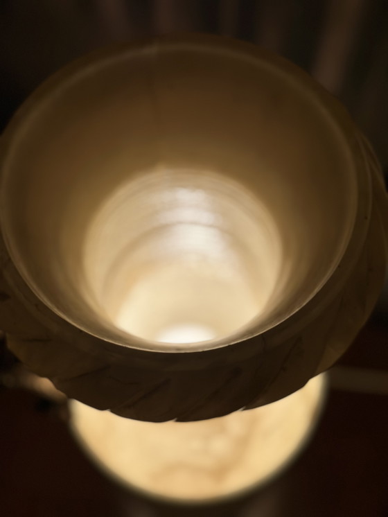 Image 1 of Lampe de table amphore vintage aspect albâtre – France, vers 1960-1970