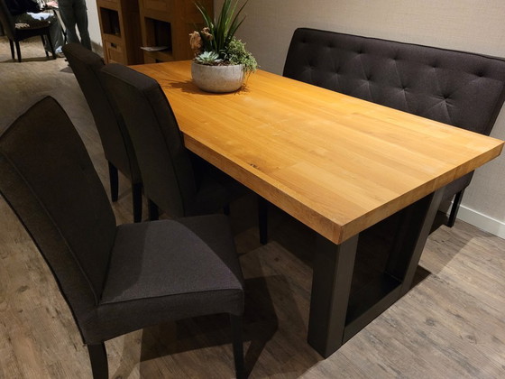 Image 1 of Esstisch aus Holz mit Essbank und 4 Stühlen