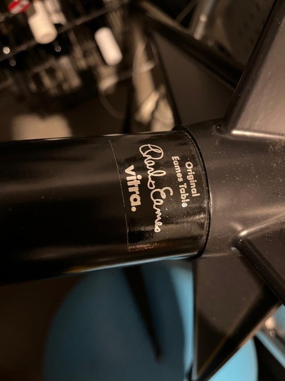 Image 1 of Table segmentée Vitra Eams