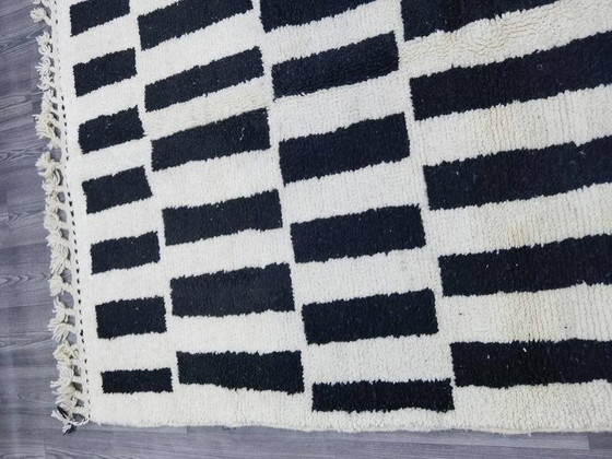 Tapis marocain artisanal 250cm x 150cm – Laine (photo 7 of 9)