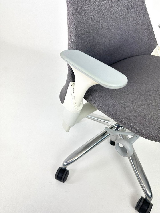 Image 1 of Heman Miller Sayl-Lehrstuhl