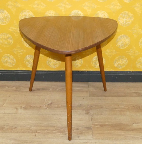 Image 1 of 50er 60er Cocktailtisch Dreibein Tisch Resopal Teak Optik Klassiker Nierentisch 