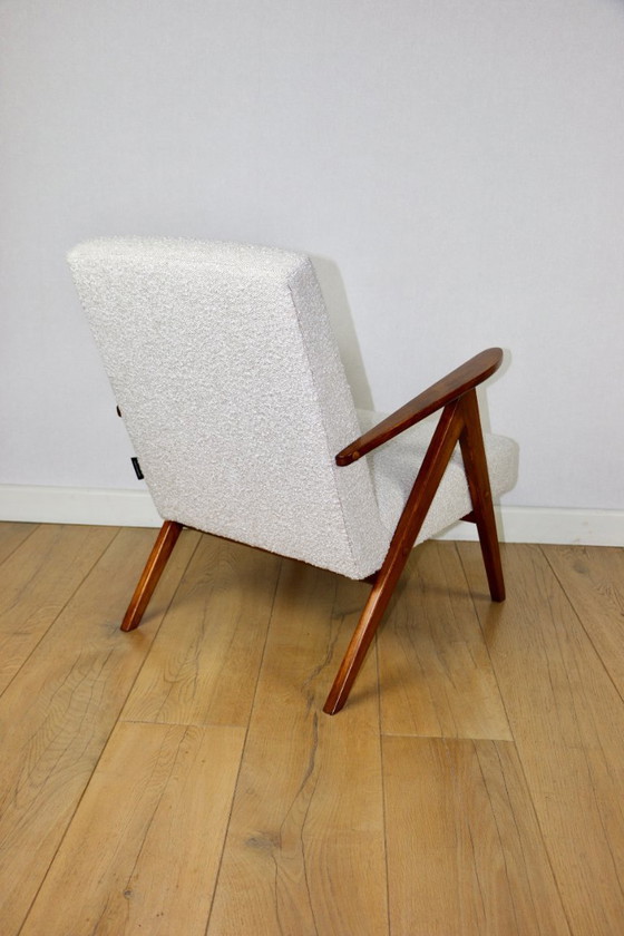Image 1 of Vintage armchair B-310 VAR white structural boucle 1970s - beech-coloured wood