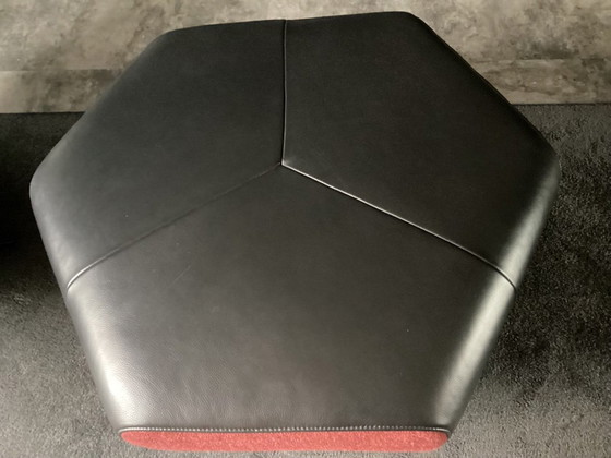 Poltrona e pouf Montel, pelle nera, Poltrone, Tessile, Nero, Modern (foto 2 di 5)