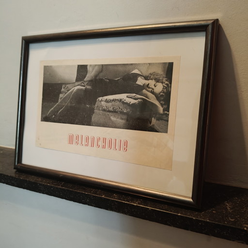 Página original de la revista "Melancholie" de época – Arte editorial auténtico de los años 50 – Enmarcada