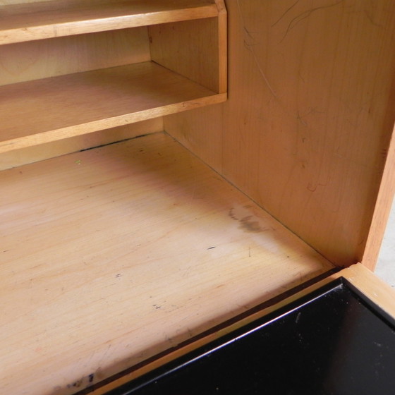 Image 1 of Secretaire met schuifdeuren op ranke poten, jaren 50