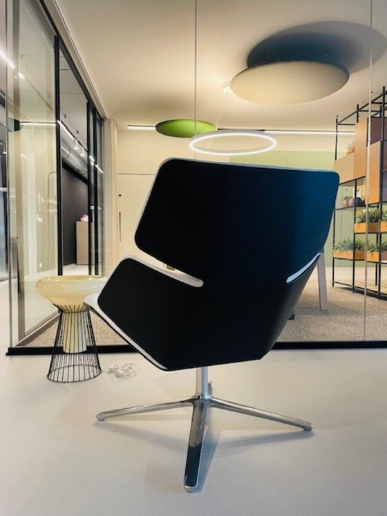 Image 1 of Poltrona lounge tipo Shrimp marca Cor incl. poggiapiedi