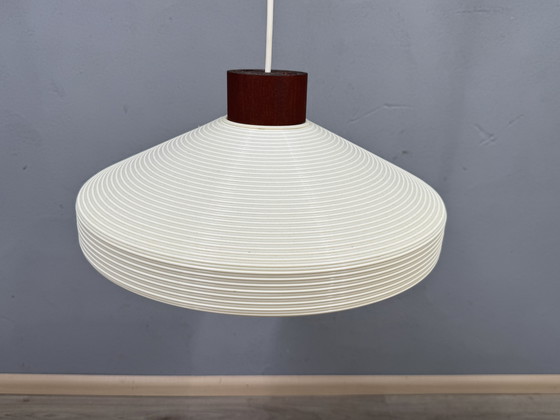 Image 1 of Lampada a sospensione vintage con dettagli in legno