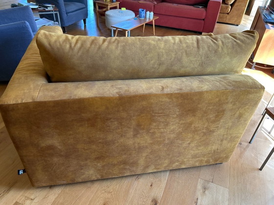 Image 1 of Beautiful new Ravenia sofa