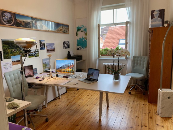 Image 1 of Tavolo da ufficio "Joyn 1" di Ronan & Erwan Bouroullec + poltrona da ufficio e piedistallo mobile di Antonio Citterio