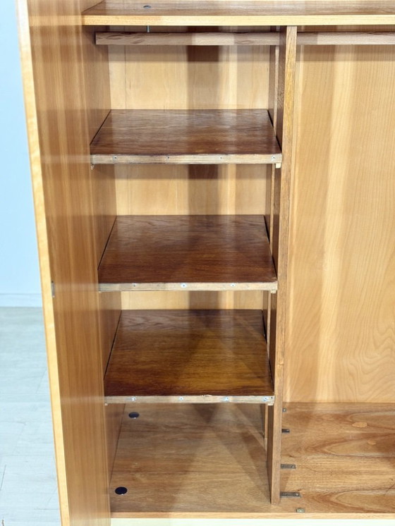 Image 1 of Armadio vintage, armadio per la biancheria, mobiletto in legno