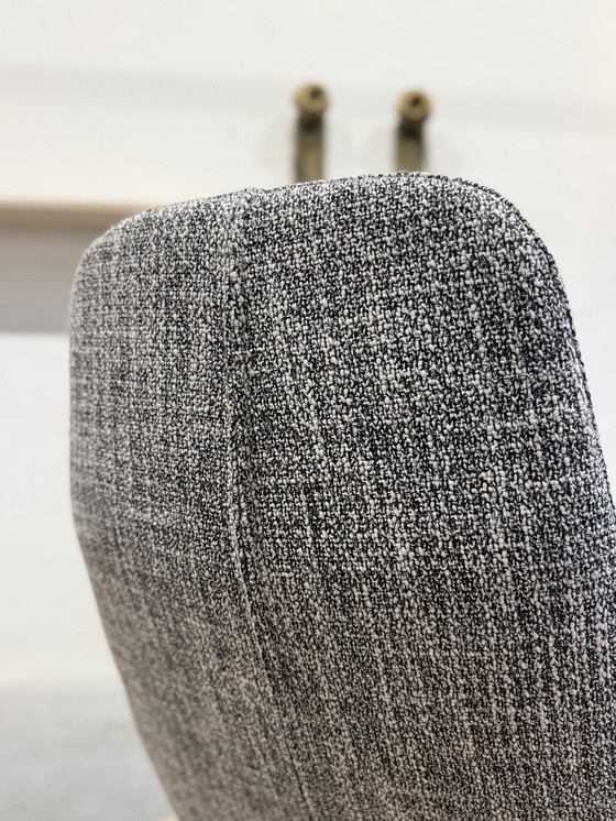 Image 1 of Pode Spot Two Poltroncina girevole in tessuto Migo 