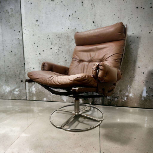 Vintage lounge chair