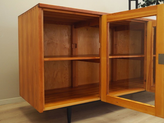 Image 1 of Vetrina in pino, design danese, anni '80, produzione: Danimarca