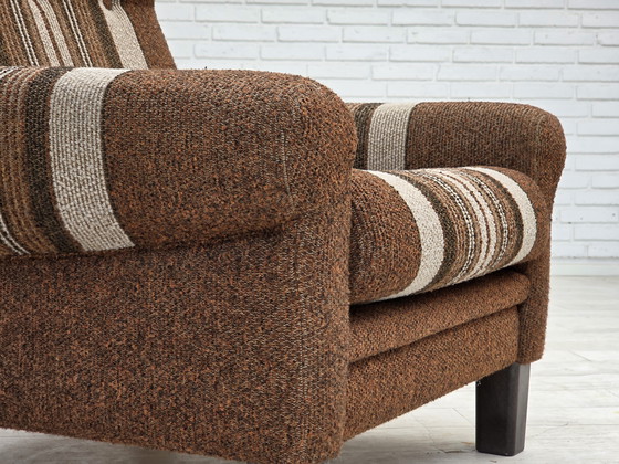 Image 1 of 1970, Deense clubfauteuil, originele wollen bekleding, zeer goede staat.