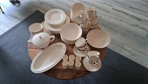 51-teiliges WedgeWood-Geschirr der Jasper Conran-Serie