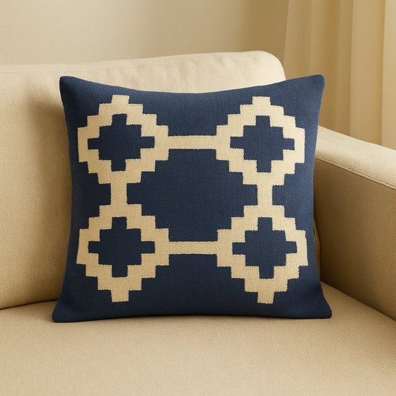 Image 1 of Funda de cojín de lana egipcia hecha a mano “Senon” – 40×40 cm – Azul y crema – Con cremallera – No incluye cojín interior